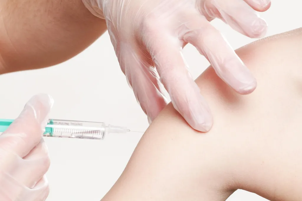 whitesession-vaccination-2722937_1280.jpg