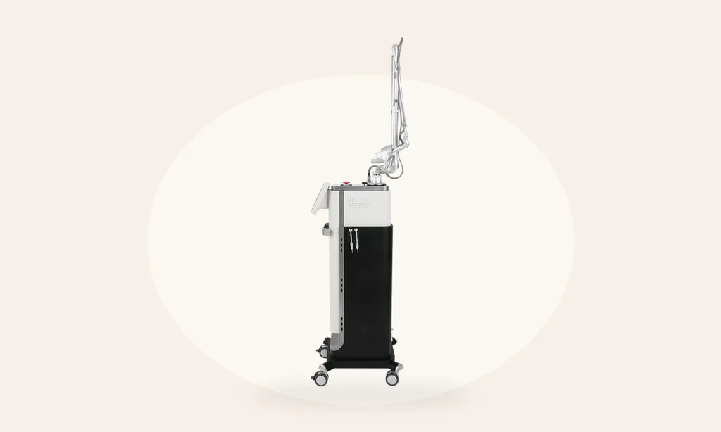 길고 가는 이동식 본체와 관절식 암을 갖춘 실제 BIOXEL CO2 프락셔널 레이저 장비