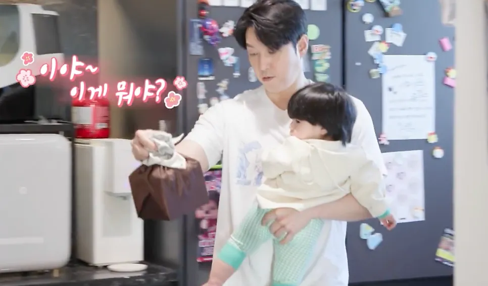 “그동안 고생 많았어요” 슈돌 사야처럼 명절에 전하는 가족의 마음. 슈돌 속 사야의 선택이 공감을 부른 이유, 지친 가장을 응원하는 ‘가족의 마음’