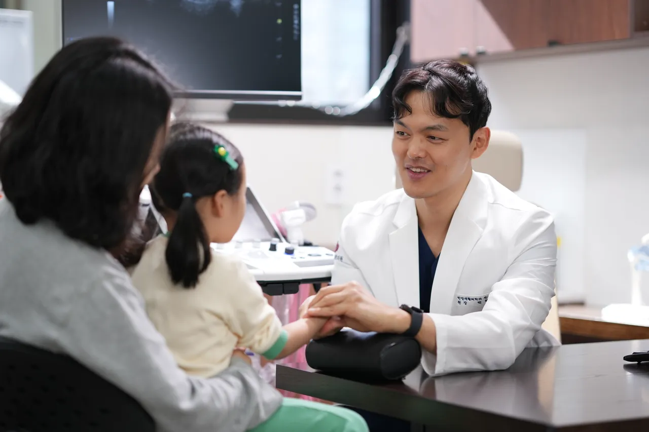 지친 몸과 마음을 먼저 헤아리는 한 첩의 위로와 회복
1:1 맞춤 한약으로 건강을 되찾아드립니다