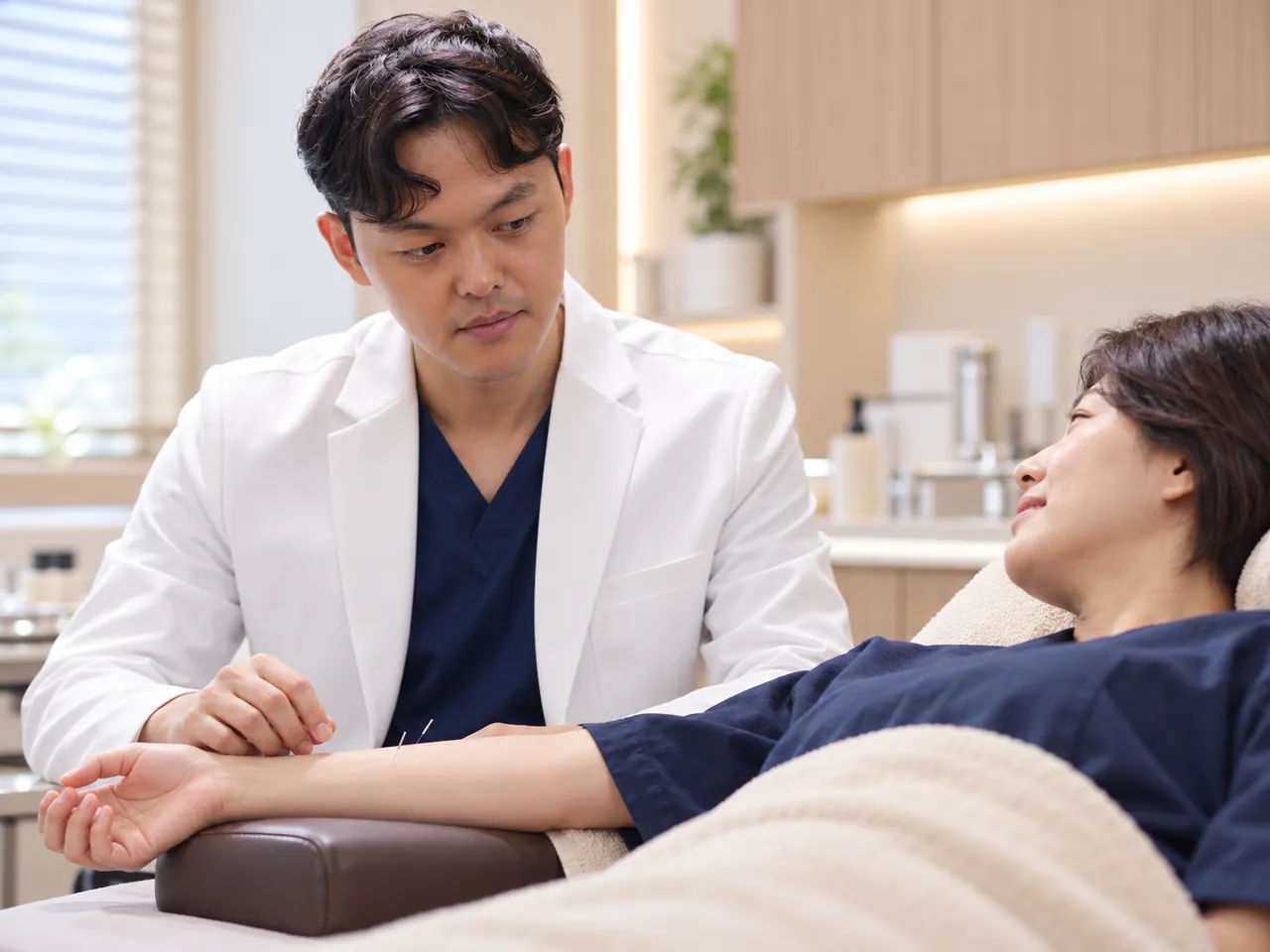 춘천_산후몸살_파크경희한의원_계지탕한약_04_진료.png