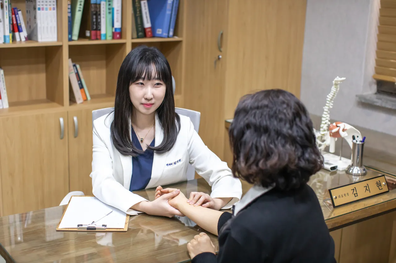250330_마디마디튼튼한의원-1639.jpg